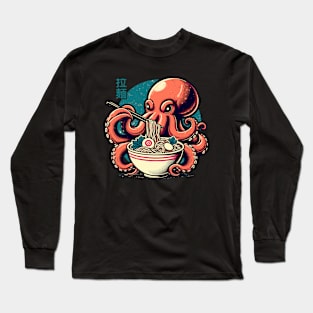 Japanese octopus eating ramen Long Sleeve T-Shirt